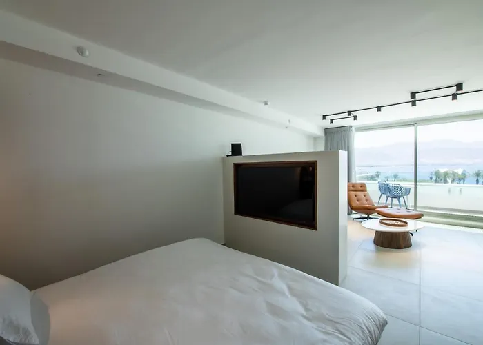 Beach Side -Luxury Sea View Amazing Pool Eilat