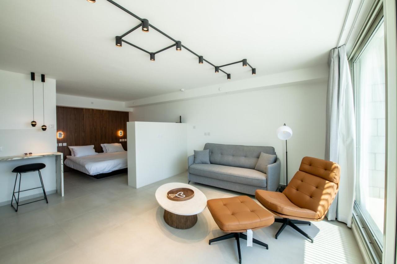 Side -luxury Sea View Amazing Pool Apartment *